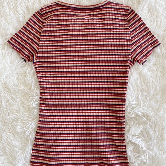 BRAND NEW Hollister Striped Button Down Top - Picture 2 of 3